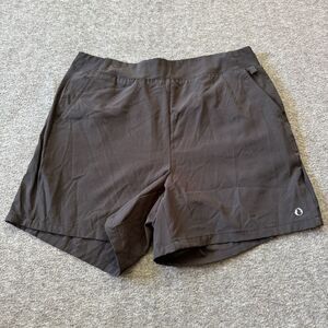 The American Outdoorsman Women Shorts Curved Hem Large Black Outdoor